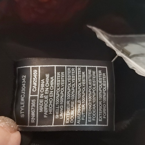 NWT Cupcakes and Cashmere Floral on Black Button Up Tank Size XS - Picture 8 of 8